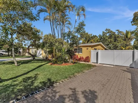 607 W Perry Street Lantana FL 33462