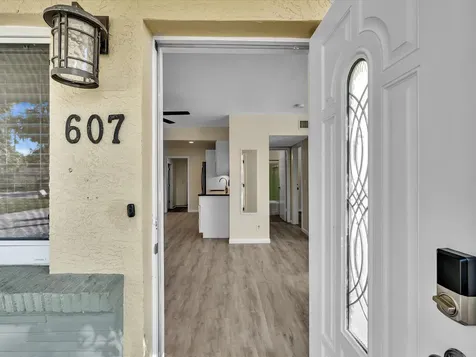 607 W Perry Street Lantana FL 33462