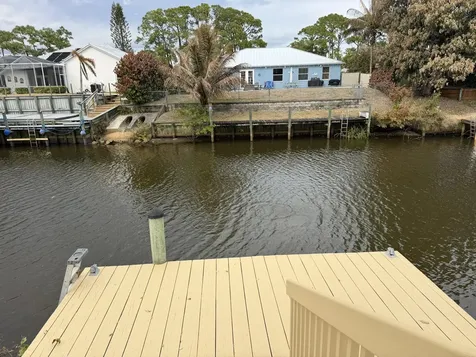 404 NE Camelot Drive Port Saint Lucie FL 34983