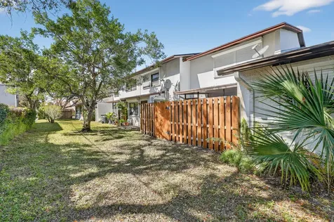 2090 Colonial Road Fort Pierce FL 34950