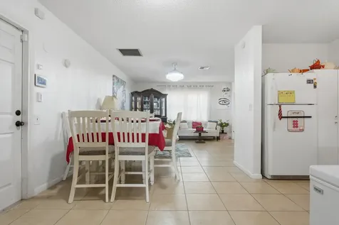 572 Se Fallon Drive Port Saint Lucie FL 34983
