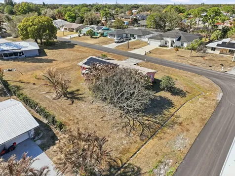 572 Se Fallon Drive Port Saint Lucie FL 34983