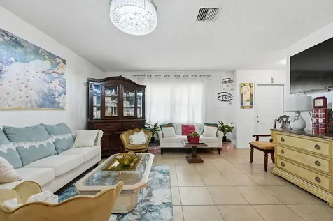 572 Se Fallon Drive Port Saint Lucie FL 34983