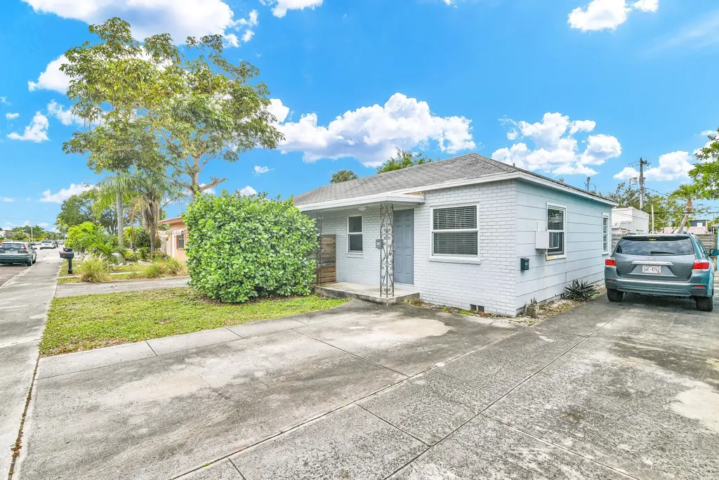 815 N J Street Lake Worth Beach FL 33460
