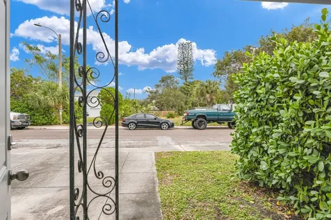 815 N J Street Lake Worth Beach FL 33460