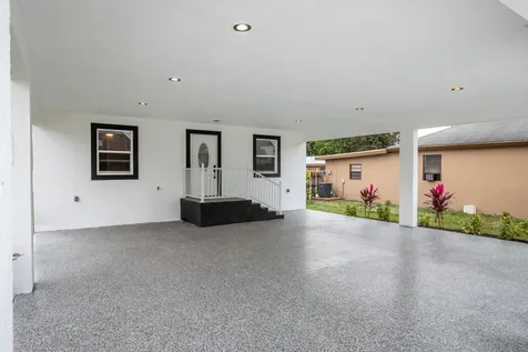 332 W Ventura Avenue Clewiston FL 33440