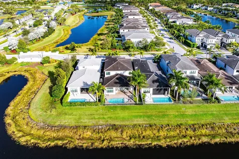 17317 Santaluce Manor Boca Raton FL 33496