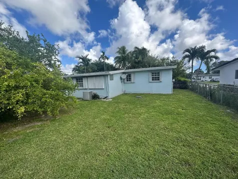 5486 Sw 91st Avenue Miami FL 33165