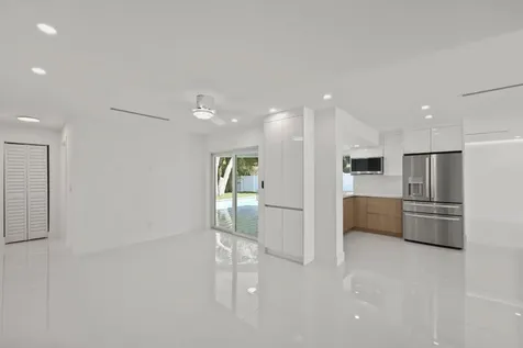 979 Nw 8th Street Boca Raton FL 33486