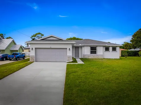 7609 Santa Clara Boulevard Fort Pierce FL 34951