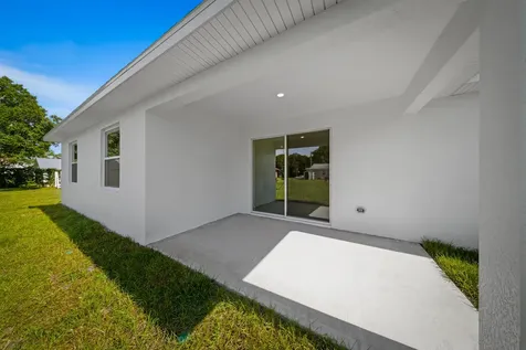 7609 Santa Clara Boulevard Fort Pierce FL 34951