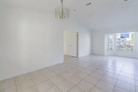 298 Sw Eyerly Avenue Port Saint Lucie FL 34953