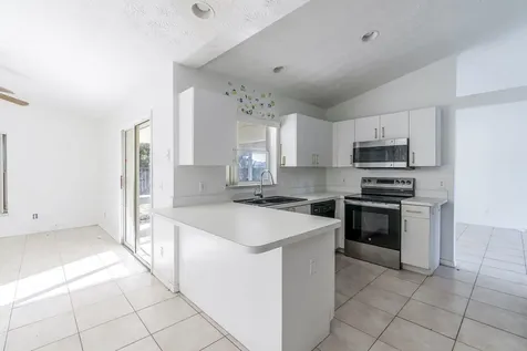 298 Sw Eyerly Avenue Port Saint Lucie FL 34953