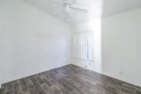 298 Sw Eyerly Avenue Port Saint Lucie FL 34953