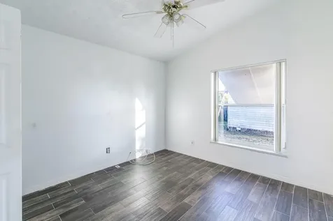 298 Sw Eyerly Avenue Port Saint Lucie FL 34953