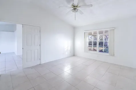 298 Sw Eyerly Avenue Port Saint Lucie FL 34953