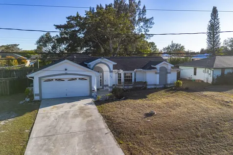 298 Sw Eyerly Avenue Port Saint Lucie FL 34953