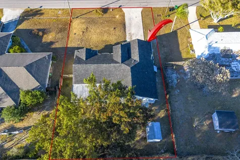 298 Sw Eyerly Avenue Port Saint Lucie FL 34953