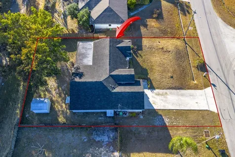 298 Sw Eyerly Avenue Port Saint Lucie FL 34953