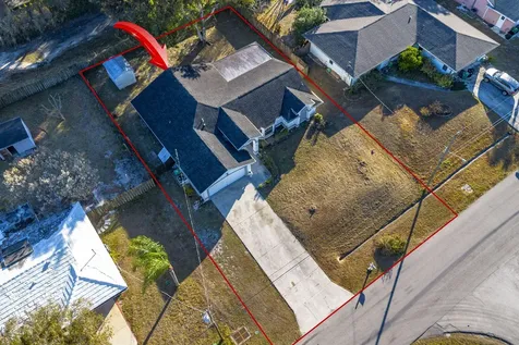 298 Sw Eyerly Avenue Port Saint Lucie FL 34953