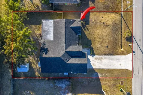 298 Sw Eyerly Avenue Port Saint Lucie FL 34953