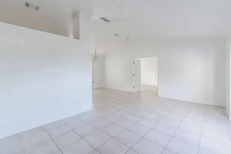 298 Sw Eyerly Avenue Port Saint Lucie FL 34953