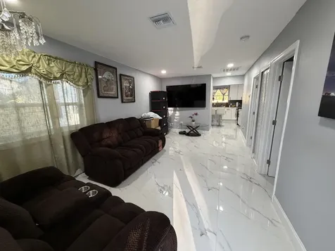 1606 S 45 Street Tampa FL 33619