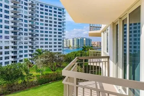901 E Camino Real Boca Raton FL 33432