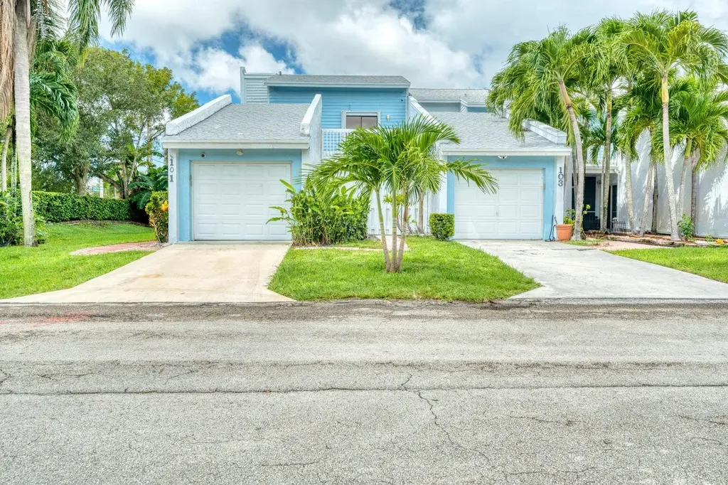 101 Fairway Lane Royal Palm Beach FL 33411