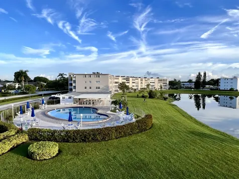 306 Wellington L West Palm Beach FL 33417