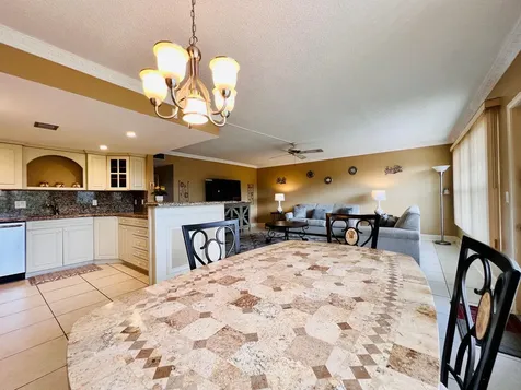 306 Wellington L West Palm Beach FL 33417