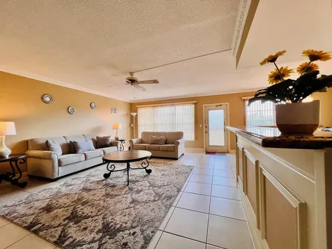 306 Wellington L West Palm Beach FL 33417