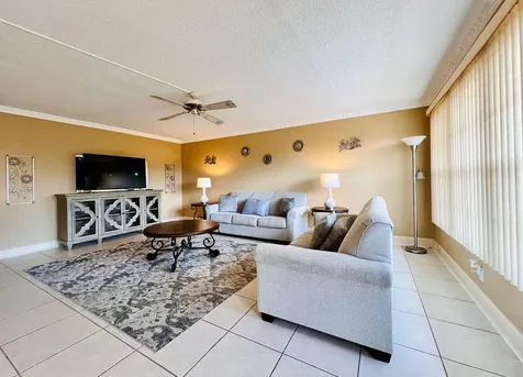 306 Wellington L West Palm Beach FL 33417