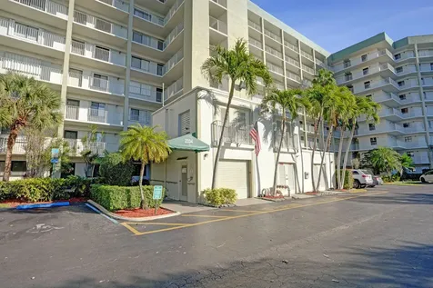 2334 S Cypress Bend Drive Pompano Beach FL 33069