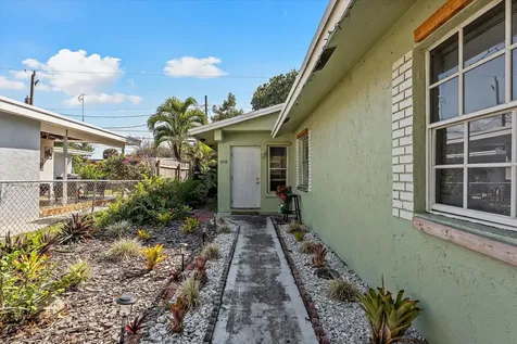 1012 Green Street West Palm Beach FL 33405
