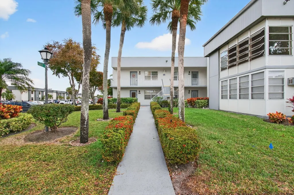 292 Piedmont G Delray Beach FL 33484