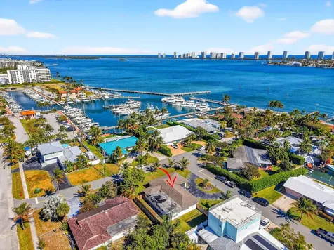 3651 Palm Drive Riviera Beach FL 33404
