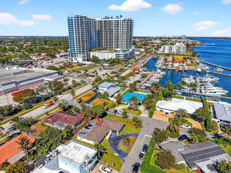 3651 Palm Drive Riviera Beach FL 33404