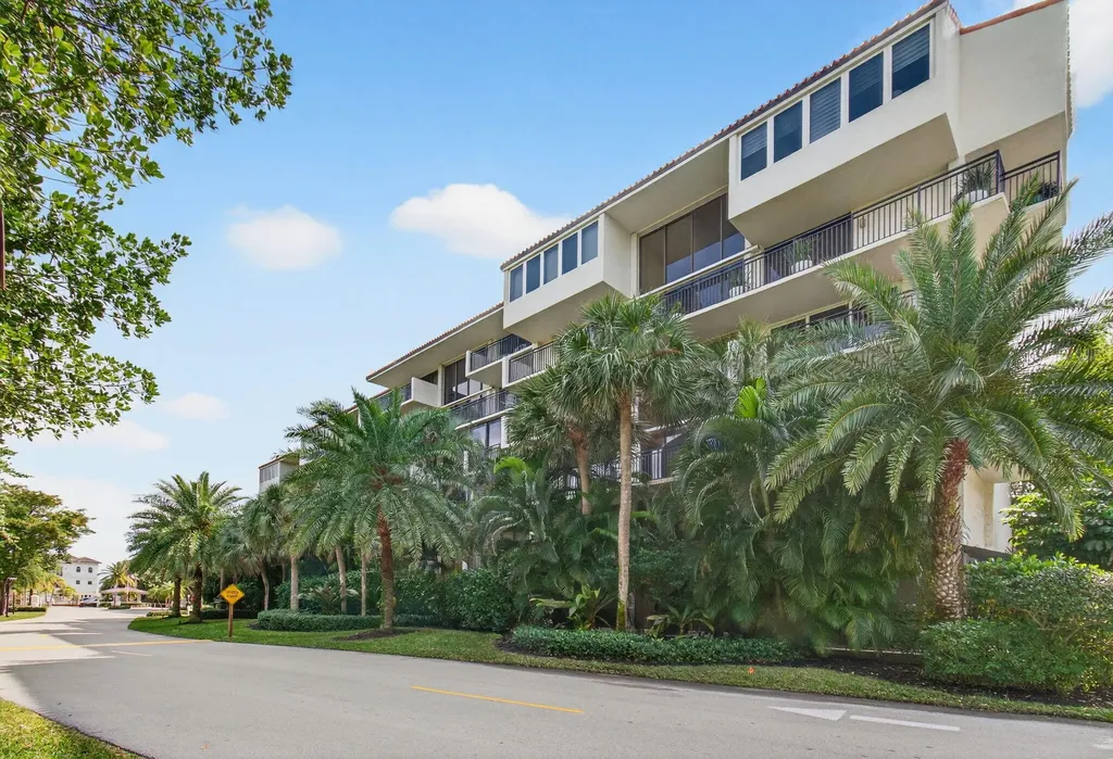 3908 S Ocean Boulevard Highland Beach FL 33487