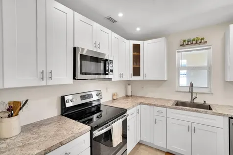 2600 Diana Drive Hallandale Beach FL 33009