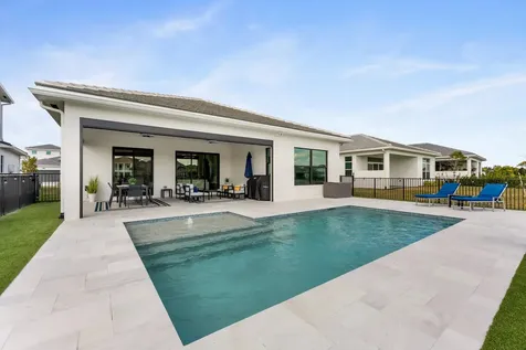 5402 Hutchinson Way Westlake FL 33470