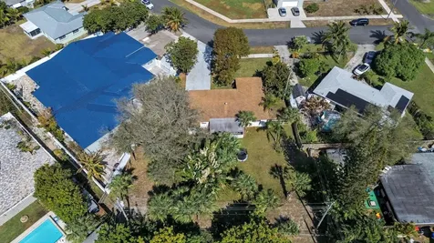530 Australian Circle Lake Park FL 33403