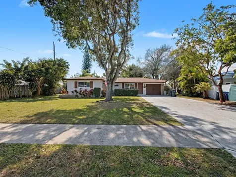 530 Australian Circle Lake Park FL 33403