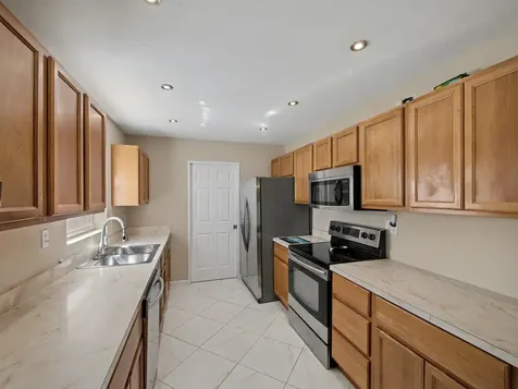 530 Australian Circle Lake Park FL 33403