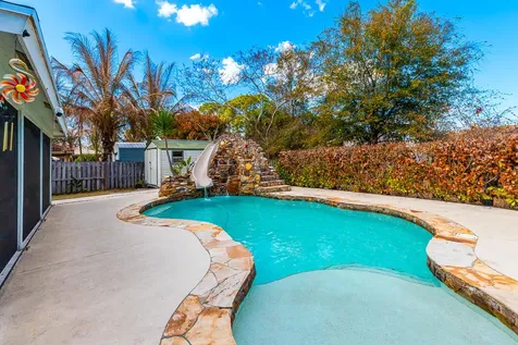 677 Nw Marion Avenue Port Saint Lucie FL 34983