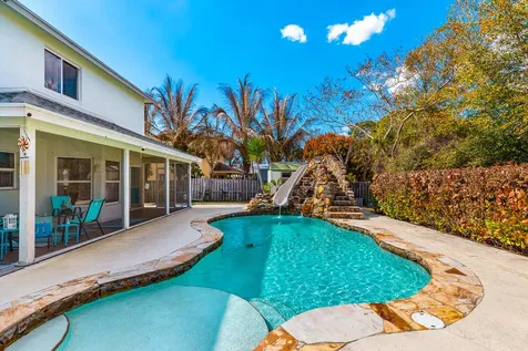 677 Nw Marion Avenue Port Saint Lucie FL 34983