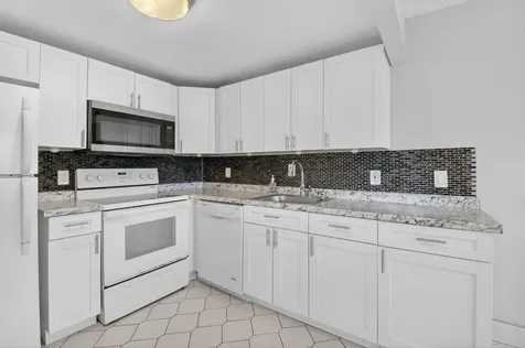 195 Brittany Delray Beach FL 33446
