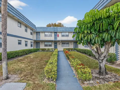 195 Brittany Delray Beach FL 33446