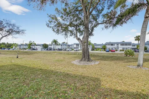 195 Brittany Delray Beach FL 33446