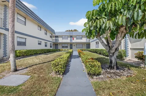 195 Brittany Delray Beach FL 33446